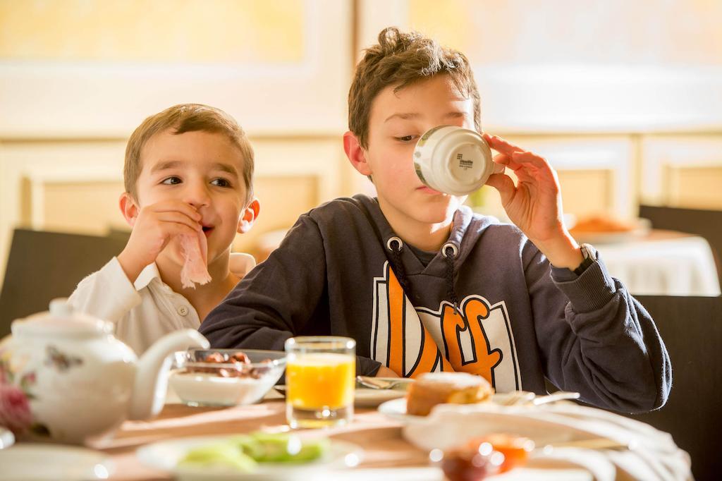Camera Familiare (2 Adulti + 3 Bambini)